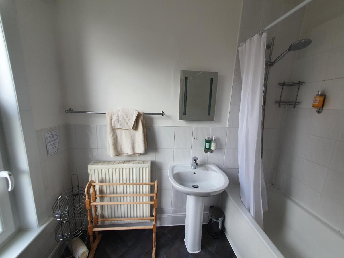 Swiss House B&B Castleton  Zewnętrze zdjęcie